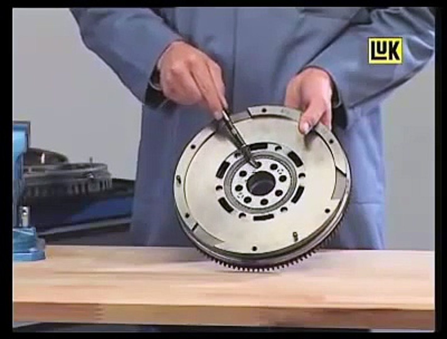 Sens De Montage Disque Embrayage Luk Bimasse Aide et compréhension au contrôle du volant moteur bi-masse. - video  Dailymotion