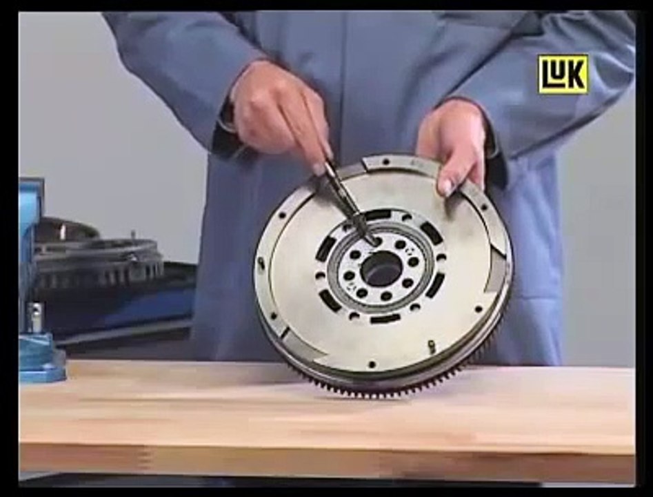 Aide et compréhension au contrôle du volant moteur bi-masse.