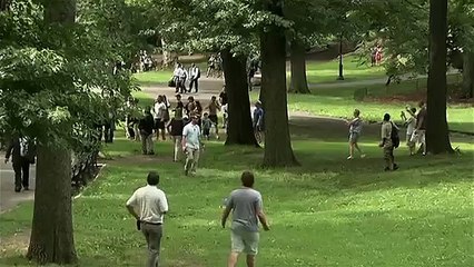 Obamas Enjoy a Stroll Through Central Park. Hoodshowhiphop.hiphop media
