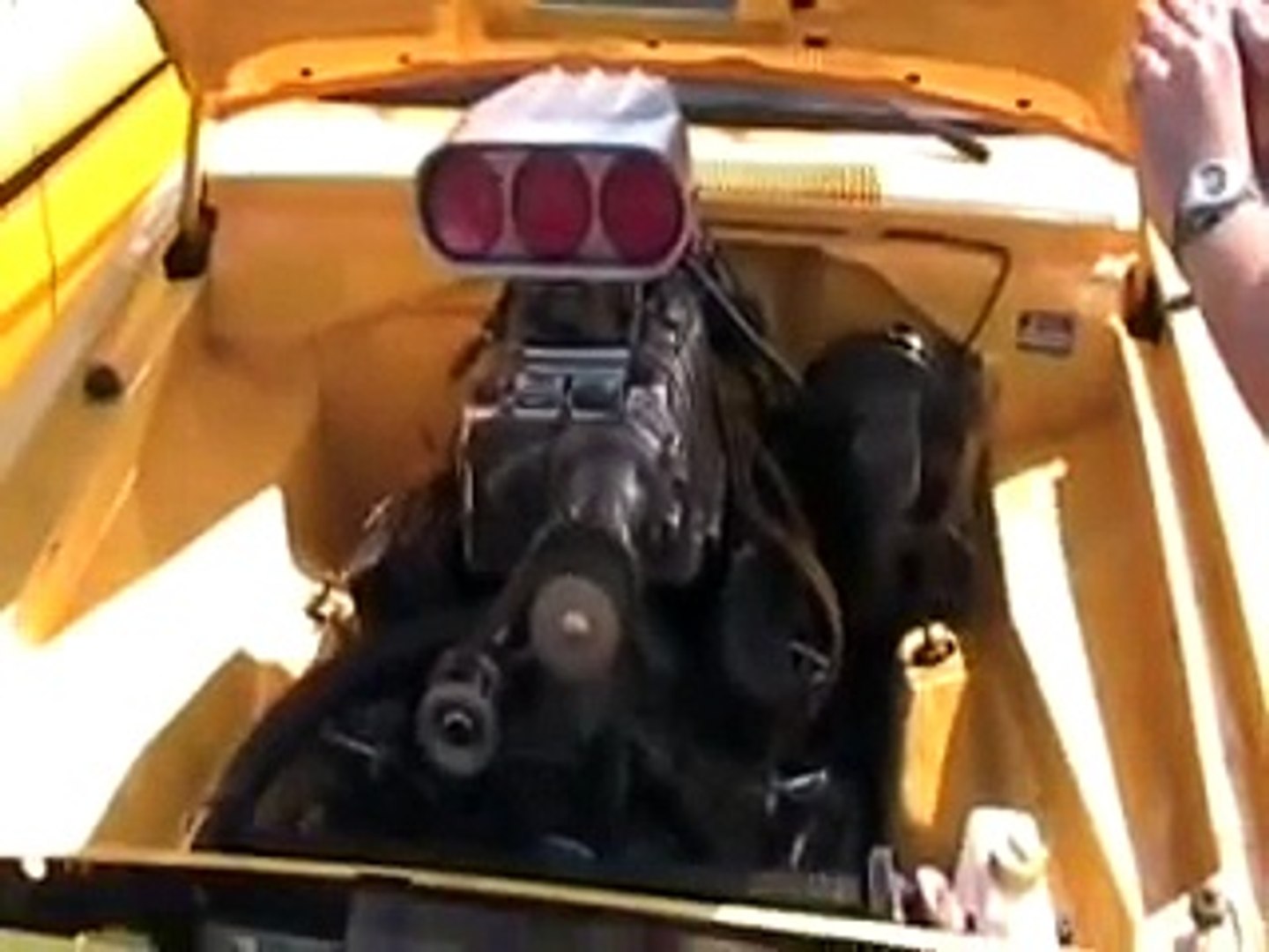 V8 carros antigos