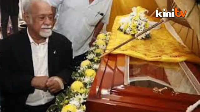 Teoh Lee Lan in tears: 'Karpal helped us pro bono'