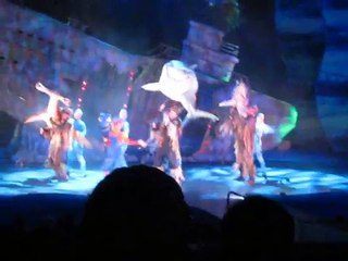 Finding nemo The Musical  sharks song , Disnyes Animal KIngdom summer/verano 2012