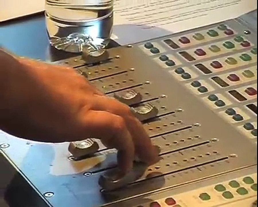 Newton Faulkner - Dream Catch Me