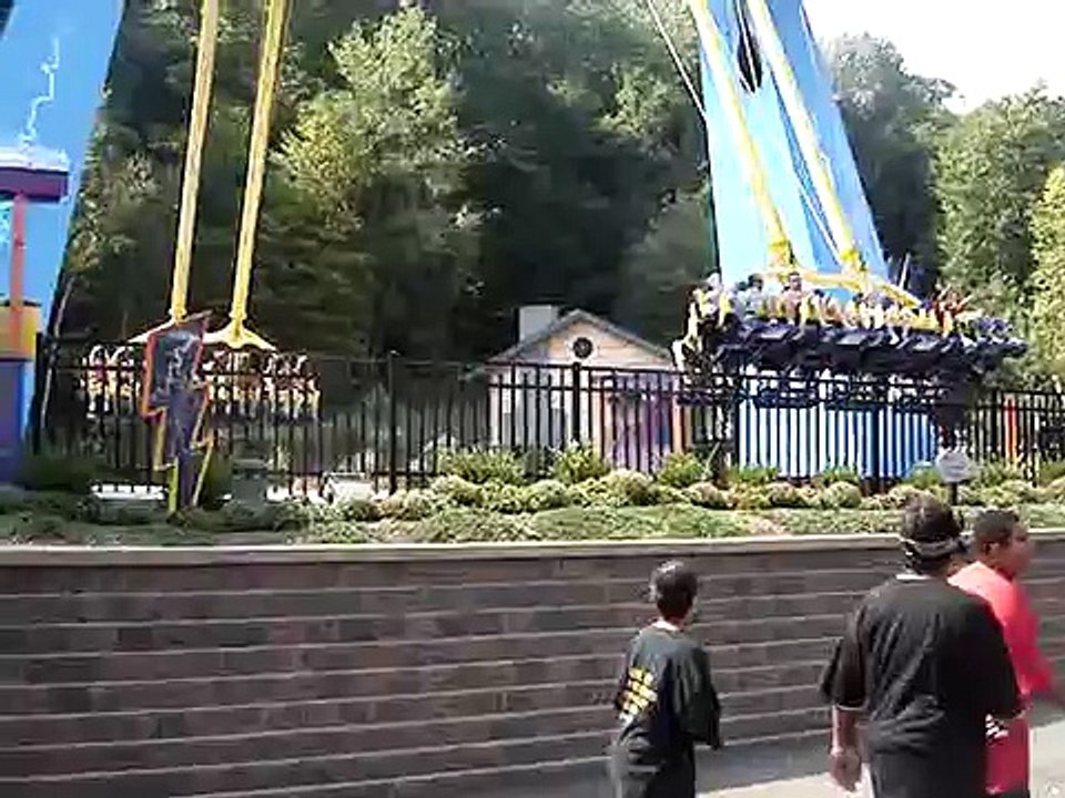 Thunder n' Lightning at Lake Compounce