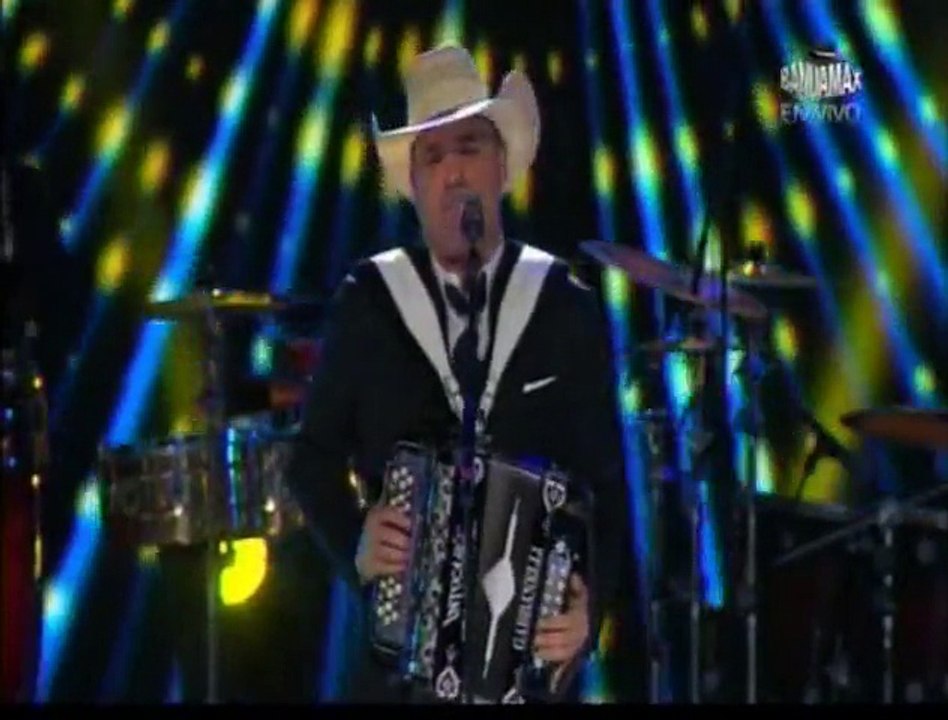 Cajita De Carton | Intocable | Homenaje A Joan Sebastian | Los Premios Bandamax 2015