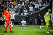 Corinthians vence Sport em grande jogo e assume a liderança do Brasileiro