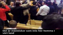 Lars Vilks attacked by muslims in Uppsala (May 2010) Complete version.