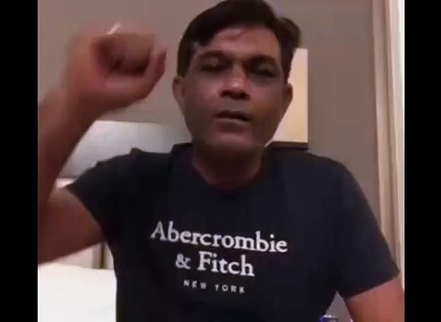 Former Cricketer Rashid Latif Copies MQM Chief Altaf Hussain