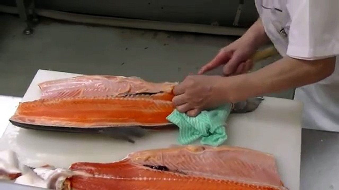 サーモン握り　Salmon Sushi