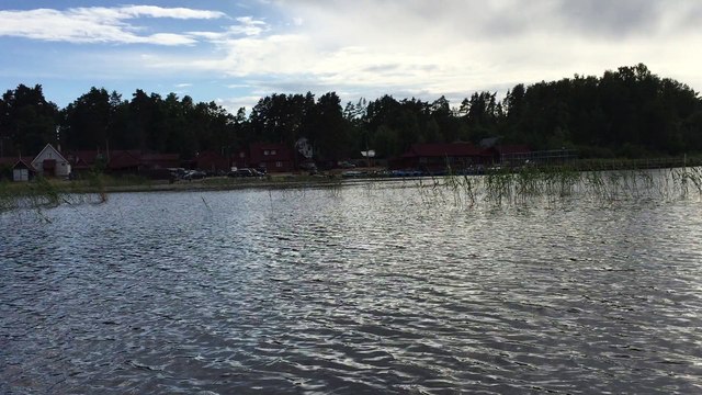 Озеро на лодки .