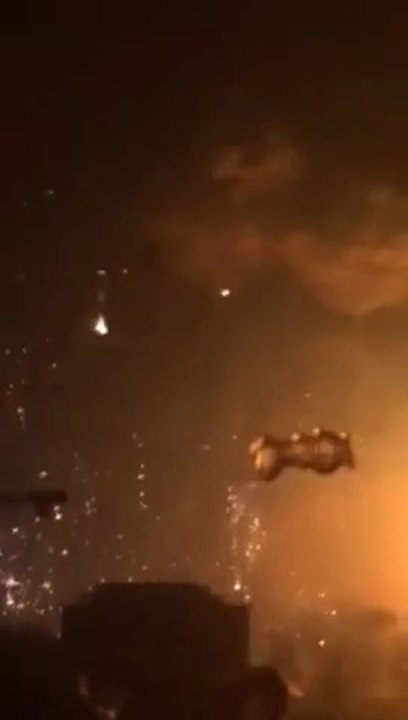 Tianjin Explosion Shock Wave exploded Window while filming!