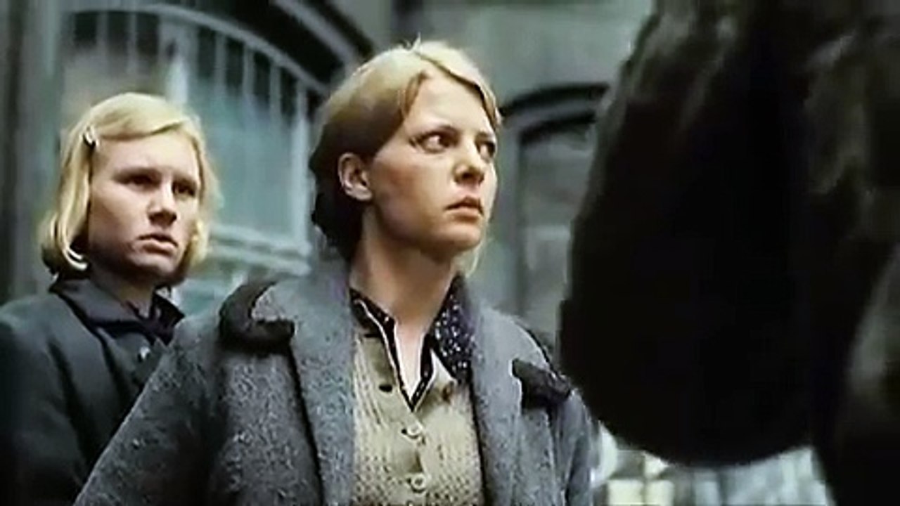 Anónima: una Mujer en Berlín - Trailer | CineCartelera.com.ar