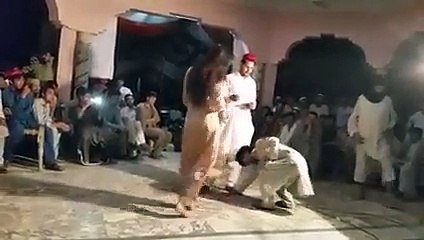 Bacha khan kay Pairo Kar ANP waly 12 August ko  Mujraha Party enjoy kartay hoa