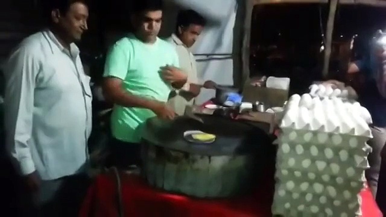 Невероятно! Из яиц появляются цыплята (Incredible! Chickens come from eggs)