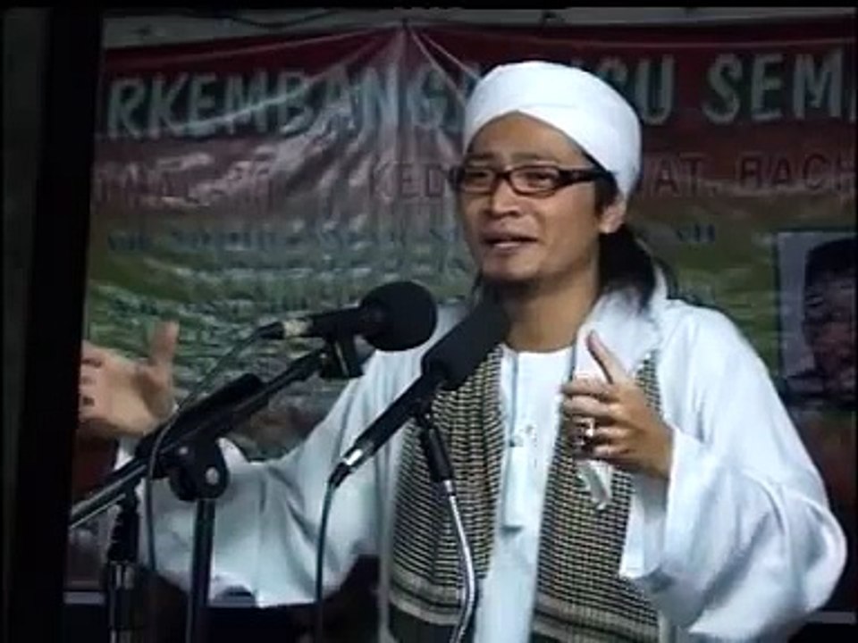 Ustaz Akhil Hayy - Seroja versi Tok Guru (LIVE at BACHOK)