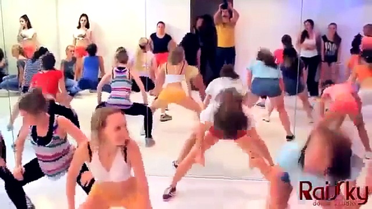 Russian dance instructor breaking (o.0)