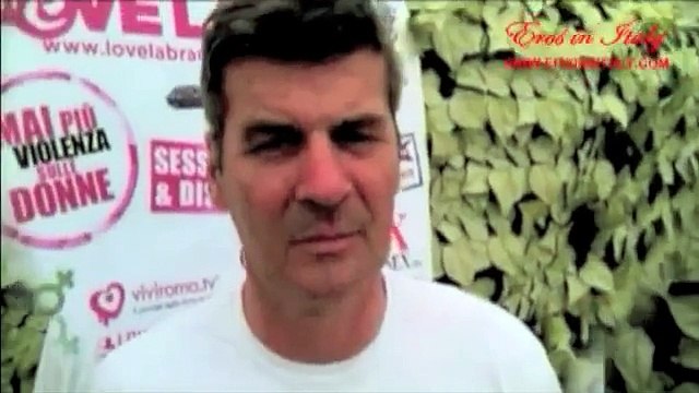 Intervista di Eros a Flavio Koea - Love Lab - Regia Etienne Rudel - erosinitaly.com