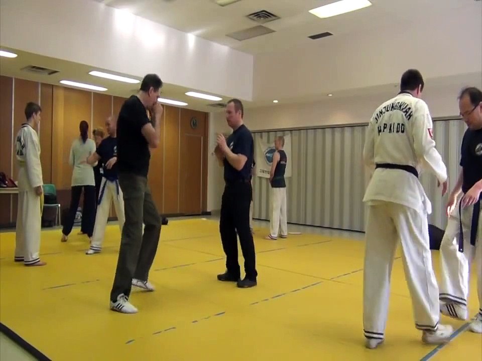 "Street Effective" Hapkido: Joint locks & Pressure Points