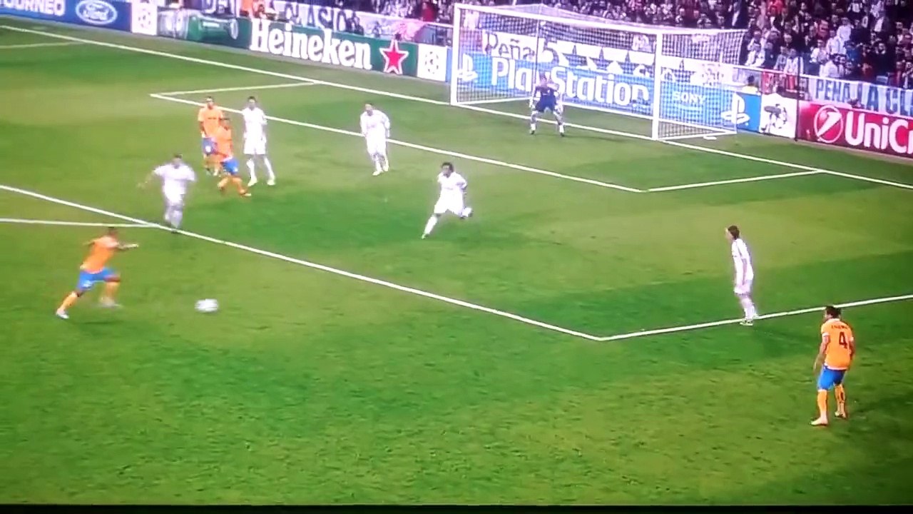 Arturo Vidal fail/dive vs Real Madrid