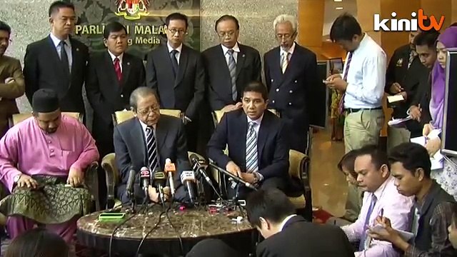 Pakatan berang, mahu hanya menteri beri taklimat MH370