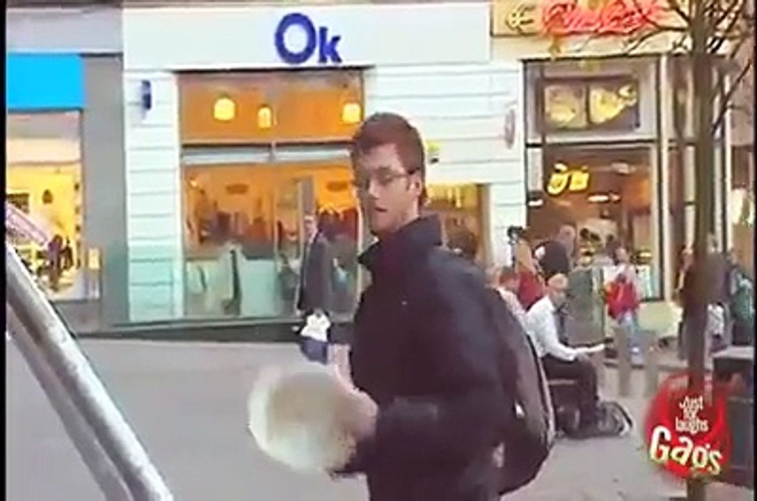 Funny prank by a girl