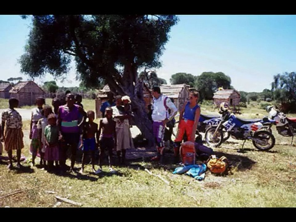 MADAGASCAR 2002 ENDURO Tuléar-Fort Dauphin-Ihosy-Tuléar