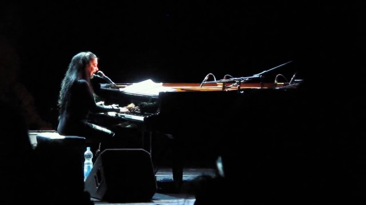 Diamanda Galas - Gloomy Sunday  live at WGT 2011