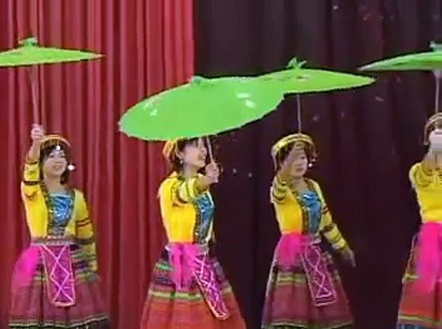 Cô giáo bản em - HOTS.