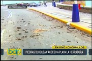 Chorrillos: deslizamiento de piedras dificulta acceso a playa La Herradura