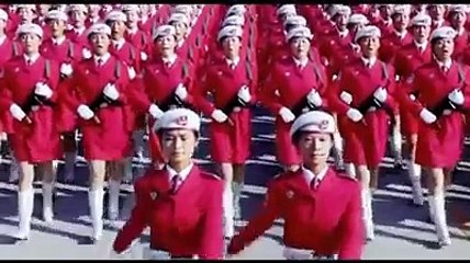 مجندات الجيش الأحمر في إستعراض عسكري