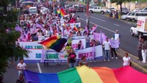 Lesbianas, gay, trans y heterosexuales marchan en el Día Internacional del Orgullo Gay. 28/06/2011
