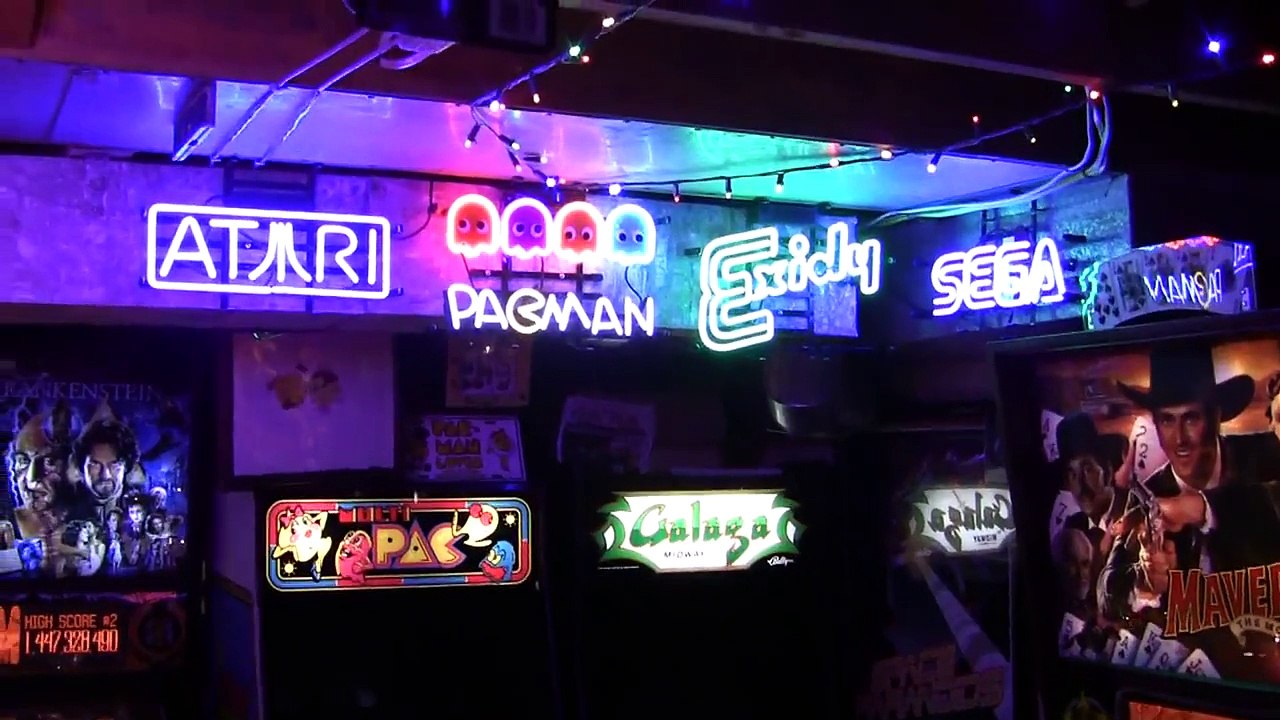 Vidiot Arcade - Arcade Neon Signs