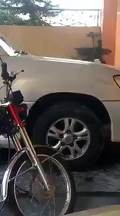 Cars and Bikes Shaking due to Heavy Earthquake - See the Intensity - Earthquake 26 Oct 2015