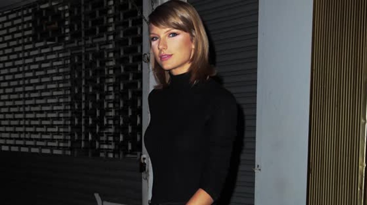 Taylor Swift verklagt den angeblichen Grabscher
