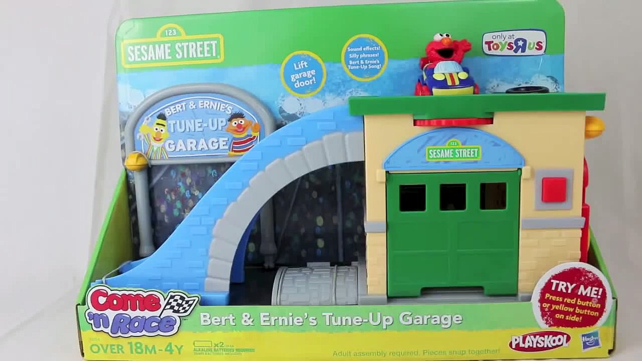 Sesame Street Cookie Monster Bert & Ernies Tune Up Garage Come N Race Elmo Cars and Guid