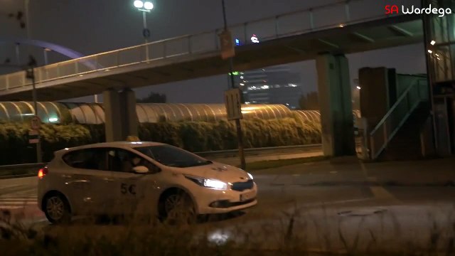 Caméra cachée: Un chien déguisé en araignée mutante terrorise les passants !