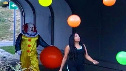 Killer Clowns Prank on Video Chat! with Pennywise & Creepy
