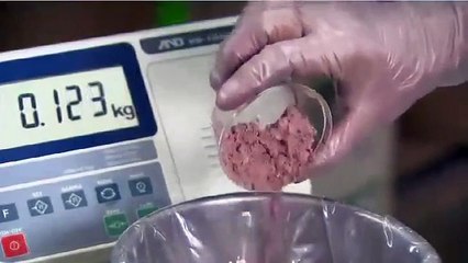 فیکٹری میں خواتین کے لیے آئی شیڈ کیسے تیار کیے جاتے ہیں