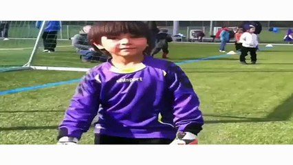 6 yaşındaki kaleciden enfes kurtarışlar!