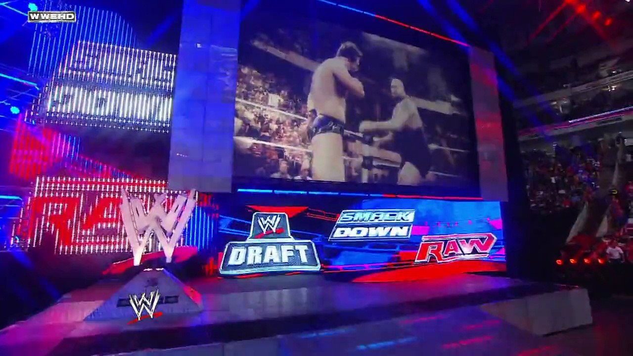 Raw: Rey Mysterio vs. Wade Barrett