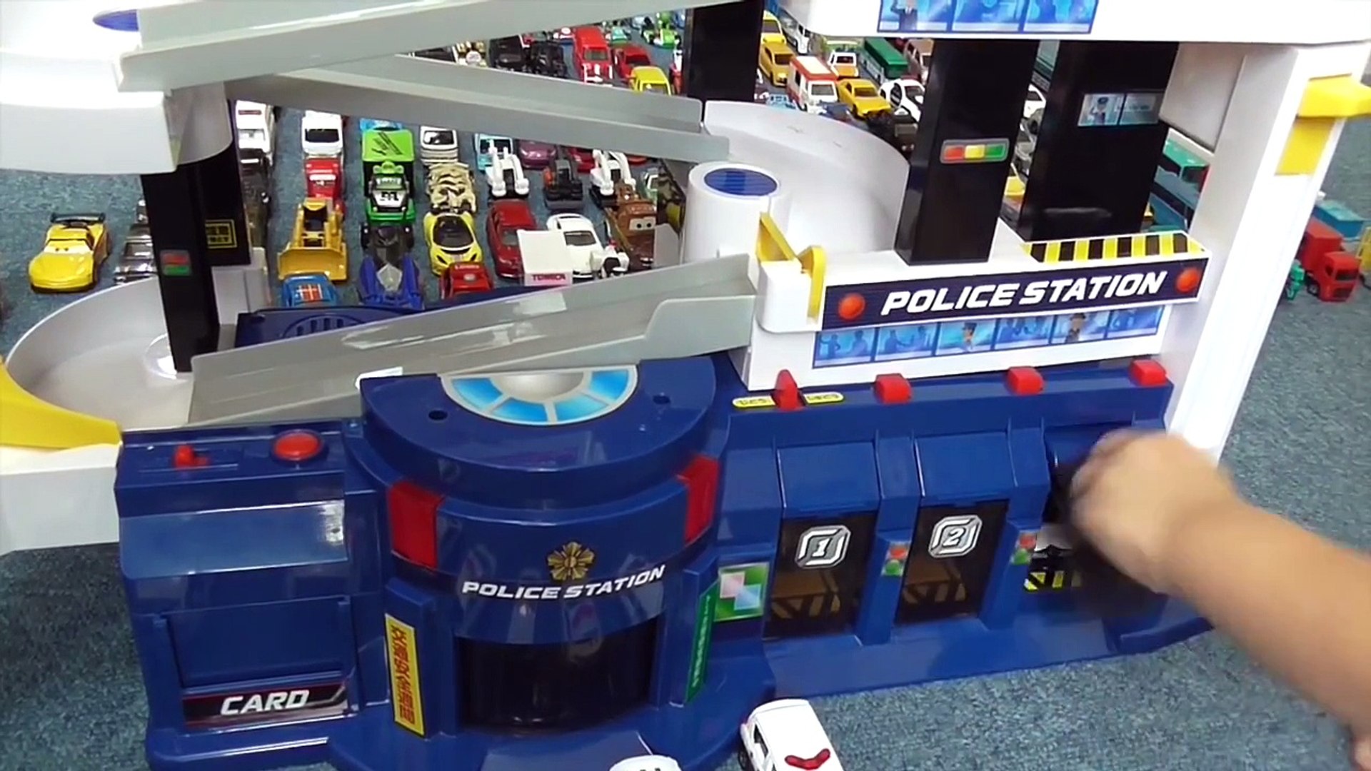 トミカDXサウンドポリスステーション パトカー一気出動！ Police
