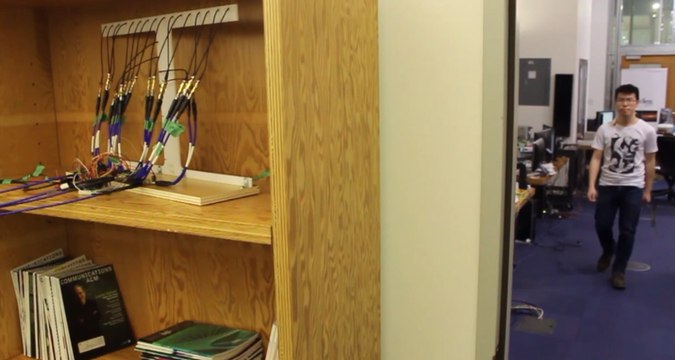 Cette antenne wifi voit des gens à travers les murs