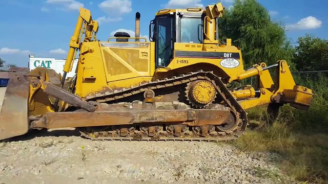 Caterpillar D8t Crawler dozer for Rent