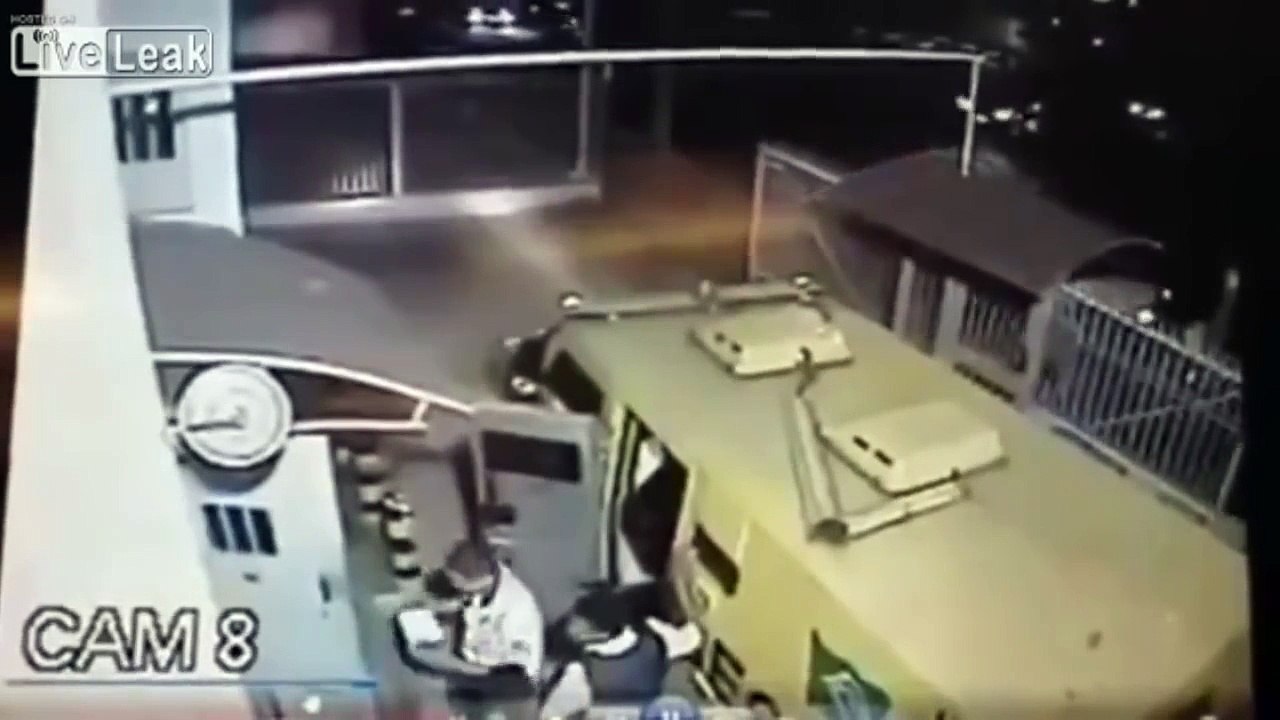 LiveLeak - Insane PRO Armored Vehicle Robbery caught on Cam