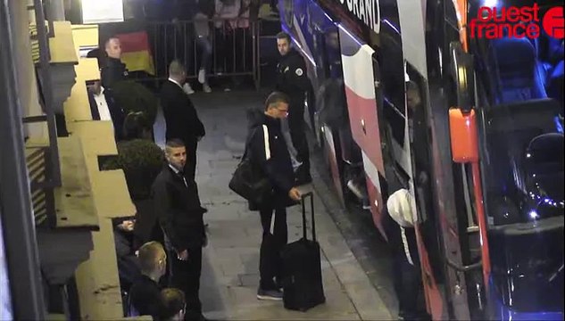 A Rennes les joueurs du PSG ignorent leurs supporters rennais et sont hués