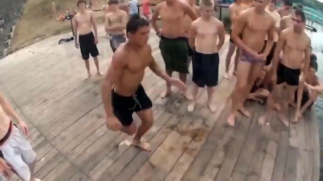 Прыжок в воду ожидание реальность ! Прикол ! Ржач ! Prank ! FANNY VIDEO 2015