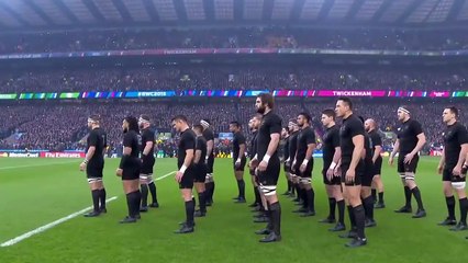 All-Blacks-lay-down-the-Haka-v-Springboks