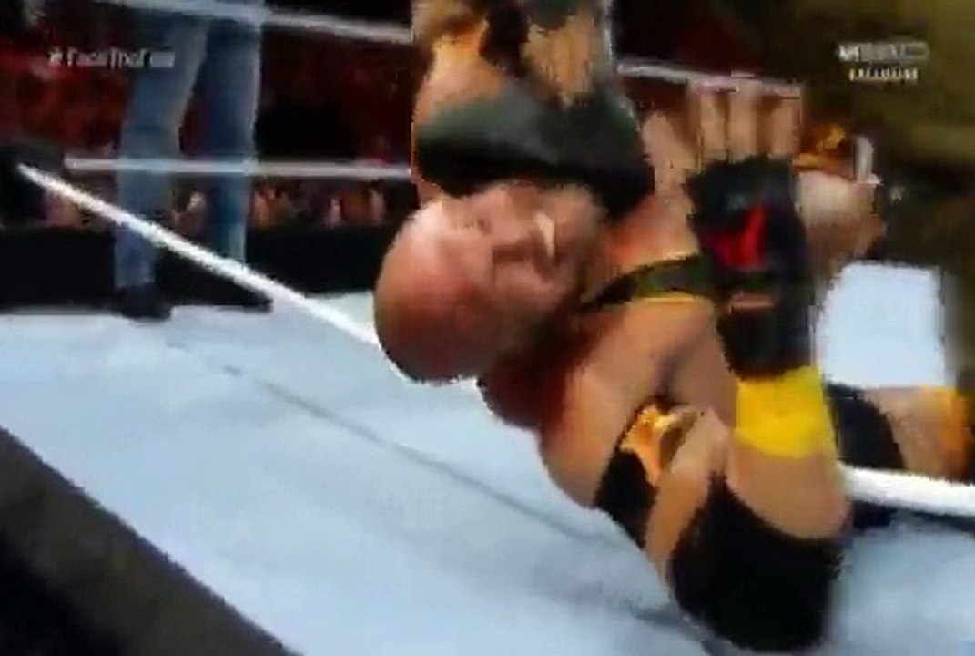 WWE SmackDown 29/10/2015 Ambrose/Cesaro/Ryback vs Wyatts Highlights