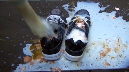 How to tie a Shoe Lace in 1 Second