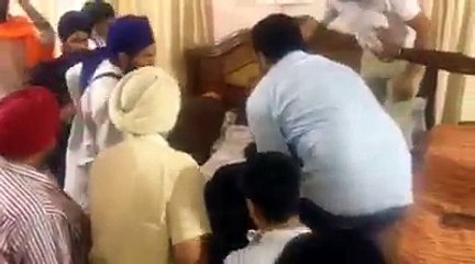 bapu surat singh nu police ne chakeya